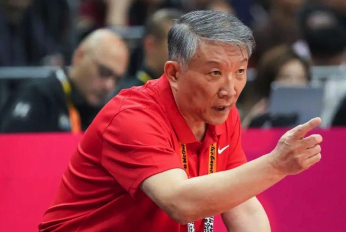 中国女篮险胜捷克晋级世界杯，宫鲁鸣战术调整