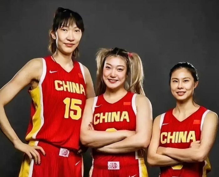 中国女篮险胜捷克晋级世界杯，宫鲁鸣战术调整