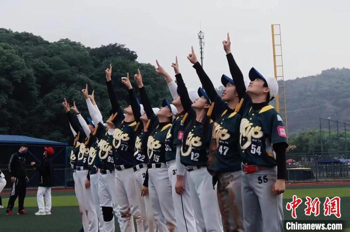 宁夏女子棒球队逆袭夺冠：从垒球到棒球的奇妙