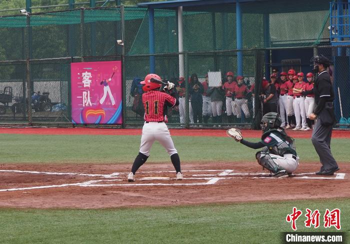 宁夏女子棒球队逆袭夺冠：从垒球到棒球的奇妙