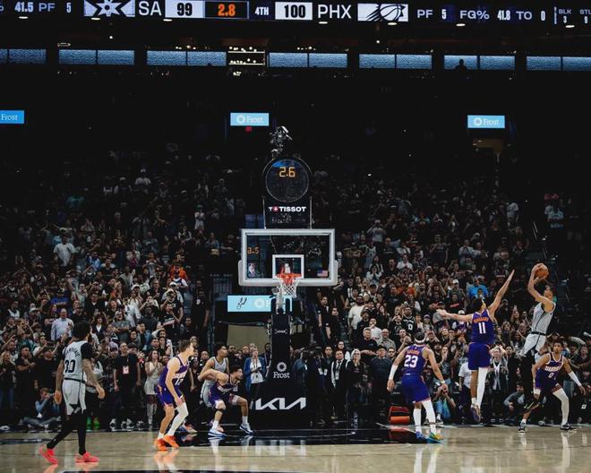 文班亚马绝杀助马刺7年重返季后赛