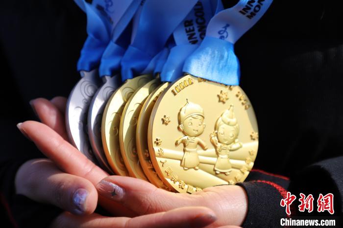 河北队摘混合接力桂冠 源蒙加冕四冠王