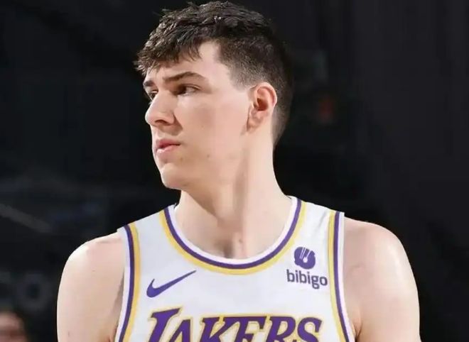 湖人轻取奇才詹姆斯三双引领全场 八村垒艾顿高