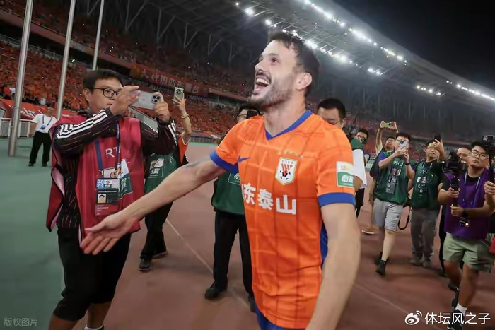 山东泰山两连败陷信任危机 卡扎伊什维利高薪续