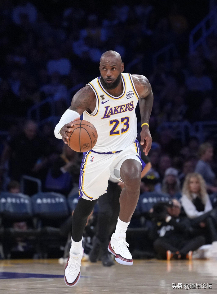 詹姆斯续约前景扑朔迷离，球队普遍持观望态度